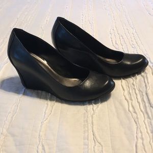 Kenneth Kole black wedge heels
